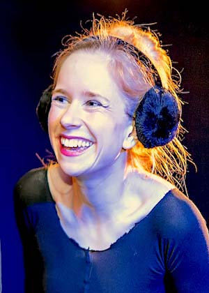 Nina Ruhz ist Schauspielerin im Theater am Sachsenring